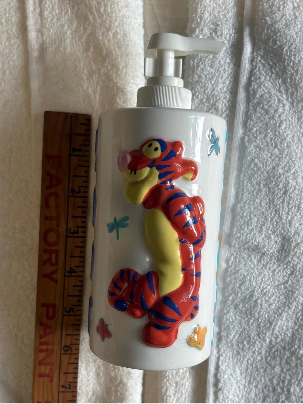 Disney Vintage Winnie the Pooh Ceramic soap Pump with Pooh & Tigger Hand Towels